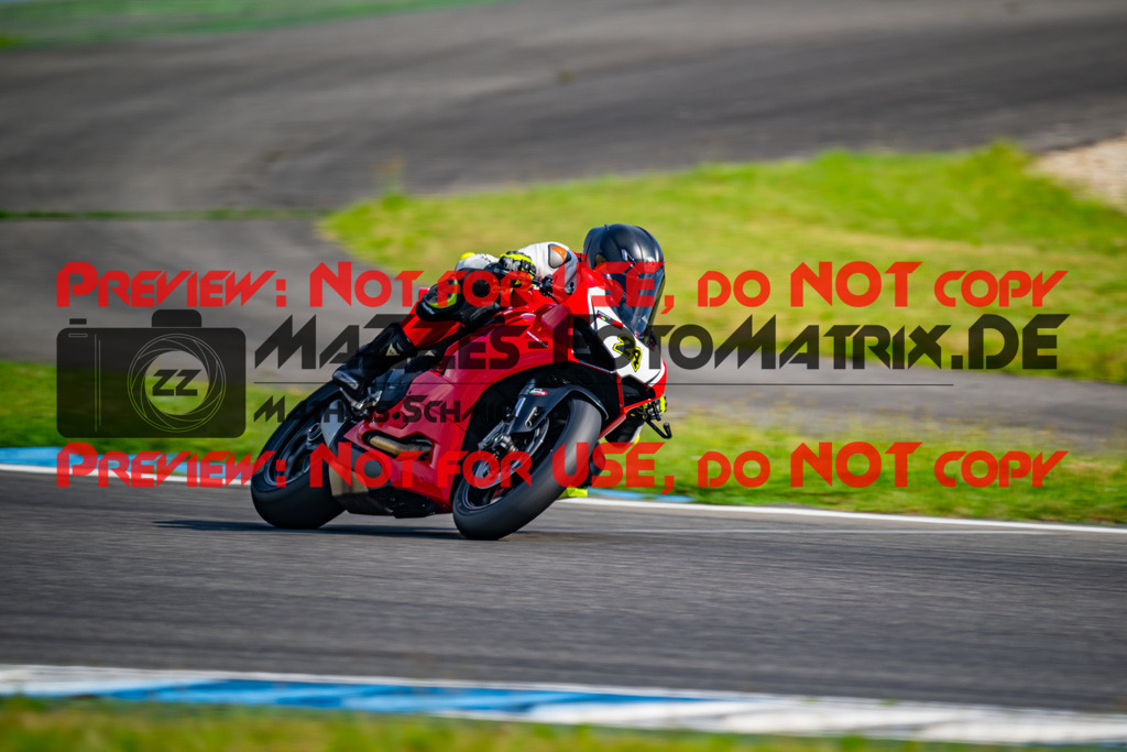 MaZZes_FotoMatrix_240702_6007705_2661 | ROT