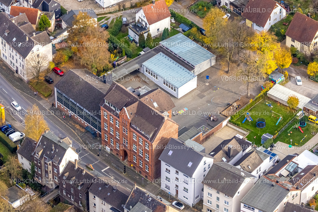 Hagen251102384-2 | Luftbild, Städt. Gemeinschaftsgrundschule Eilpe, herbstliche Bäume, Eilpe, Hagen, Ruhrgebiet, Nordrhein-Westfalen, Deutschland