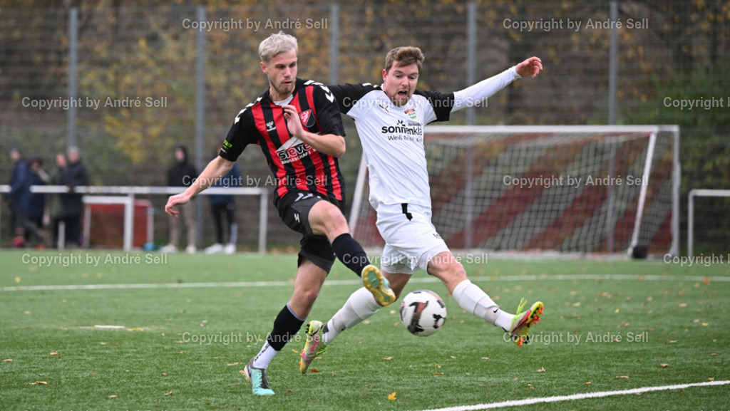 TSV Kronshagen vs TSV Kropp | Matteo Morawe (TSVK #15) / Niclas Krause (Kropp #21) - Fußball-Landesliga Schleswig Männer 2024/2025 / TSV Kronshagen vs TSV Kropp / Suchsdorfer Weg 68, Sportzentrum Platz 4 / 24119 Kronshagen / 16.11.24 - Realisiert mit Pictrs.com