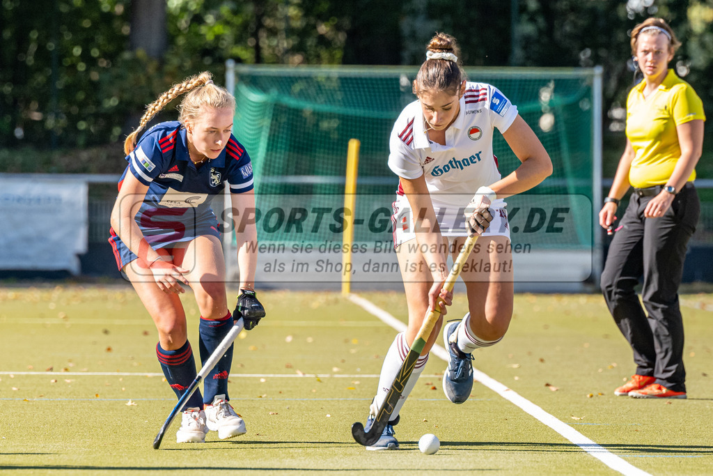 SFE_20221009_0128 | 1. Bundesliga Hockey Damen Rot-Weiss Köln - Düsseldorfer HC am 09.10.2022 in Köln (KTHC Stadion Rot-Weiss Köln Tennis and Hockey Club), Photo: Stephan Fehrmann 2022 (Sports-Gallery),Lisa Nolte ( Düsseldorfer HC #17 ),Fee Maskour ( Rot-Weiss Köln #24 )