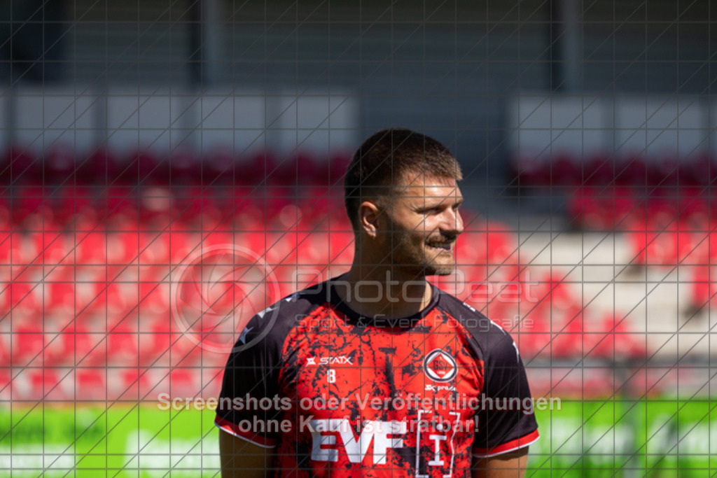 20250629_102536_0021 | #,1.Göppinger SV, Fussball, Oberliga BW - Trainingsauftakt, Saison 2025/2026, Rasensportplatz Stadion SV Göppingen, Hohenstaufenstr. 116, 73033 Göppingen, 29.06.2025 - 10:30 Uhr,Foto: PhotoPeet-Sportfotografie/Peter Harich