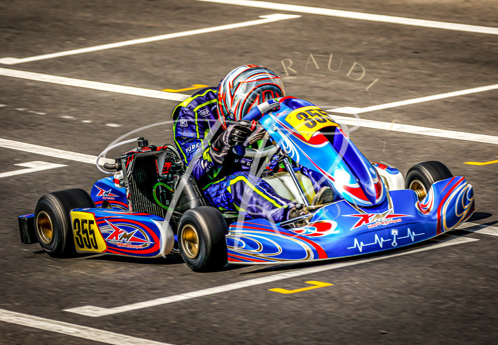 D4E2C3CB-F6D1-4599-9823-5CE82DE215CF | traudl_s_fotos