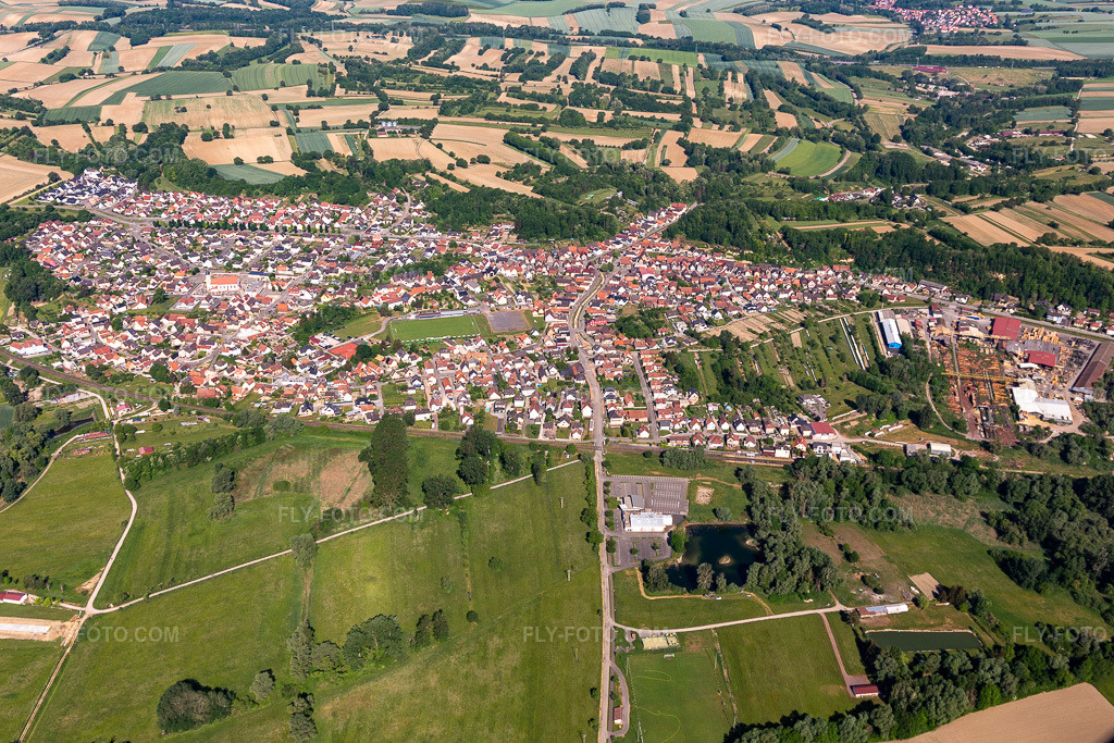 Aerial view: View of the town in Mothern in the state Bas-Rhin, France.Photo: IMG_131721.jpg taken on 05/22/2022 by Werner Riehm/FLY-FOTO.comResolution of the original: 5030 x 3353 px