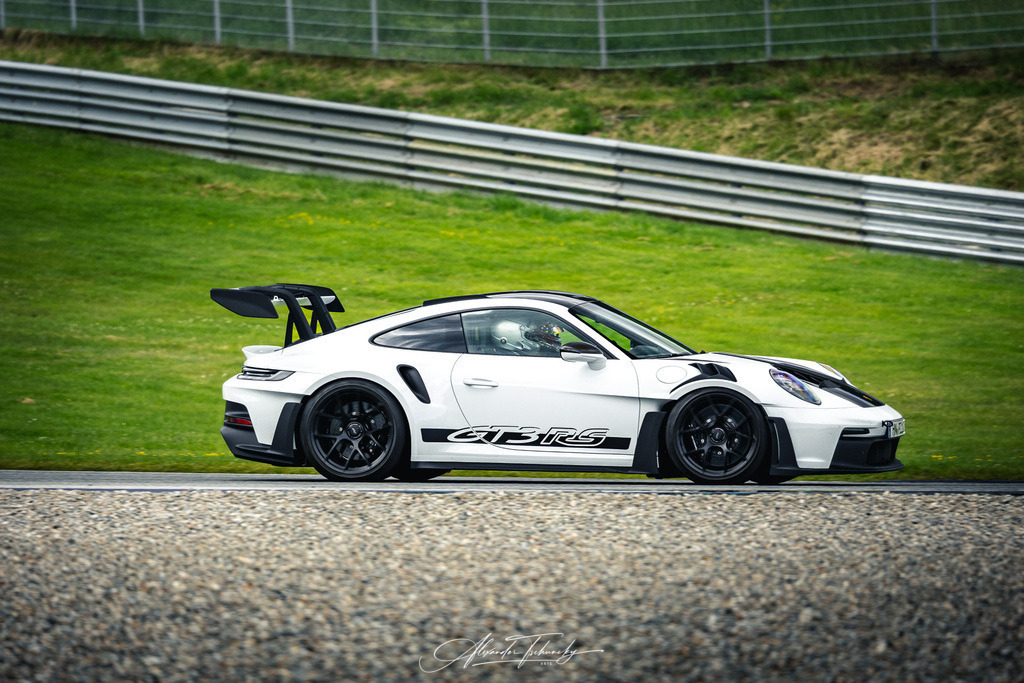 R6PZ1828 _Alexander Tschuncky | Entdecken Sie die faszinierende Welt von Alexander Tschuncky Arts: Kreative Fotografie, atemberaubende Automobilkunst und hochwertiger Bilderdruck. Lassen Sie sich inspirieren! - Realisiert mit Pictrs.com