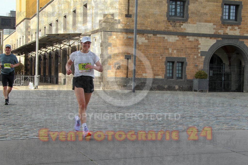 250920_1546_EV4_9564 | Sportfotografie im Rhein-Sieg Kreis, Köln, Bonn, NRW, Rheinland Pfalz, Hessen, etc. Unser Tätigkeitsfeld umfasst den Laufsport vom Volkslauf über den Marathon, Duathlon, Triathon bis zum Ultralauf wie Kölnpfad Ultra oder Schindertrail.