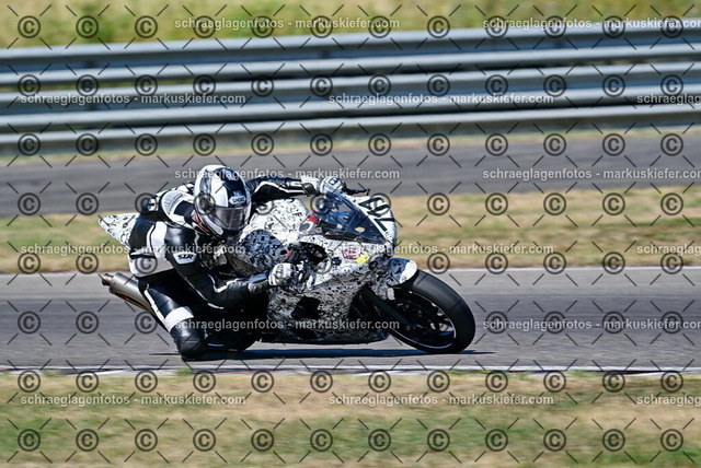 26bt04-0644 | markuskiefer.com - Realisiert mit Pictrs.com