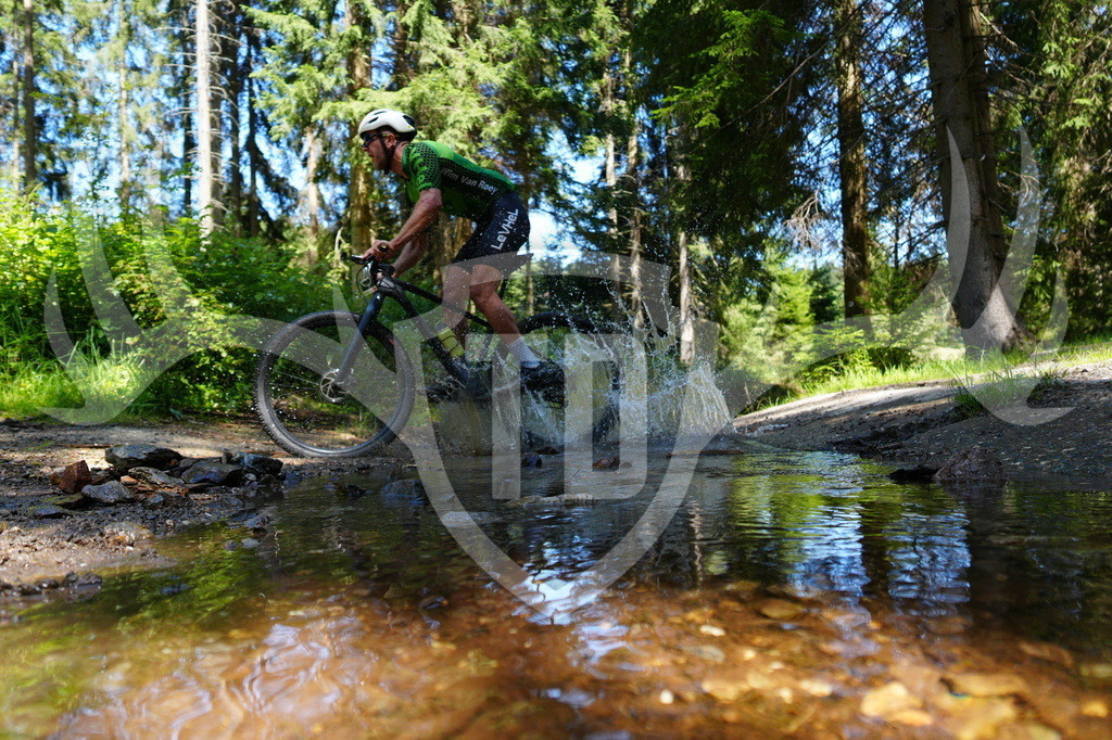 FC604333 | Fotogalerie der Treibjagd im Dunkelwald - Dein MTB Etappenrennen im Erzgebirge - Realisiert mit Pictrs.com