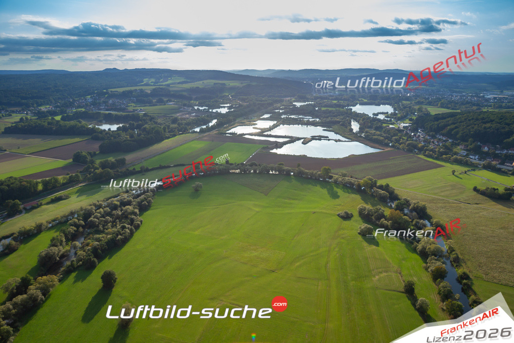 Die Luftaufnahme Zusammenfluss-Main-Rodach - Marktzeuln wurde 2021 mittels Flugzeug (keine Drohne) erstellt. Hohe Auflösung -für große Poster und Wandbilder geeignet!
