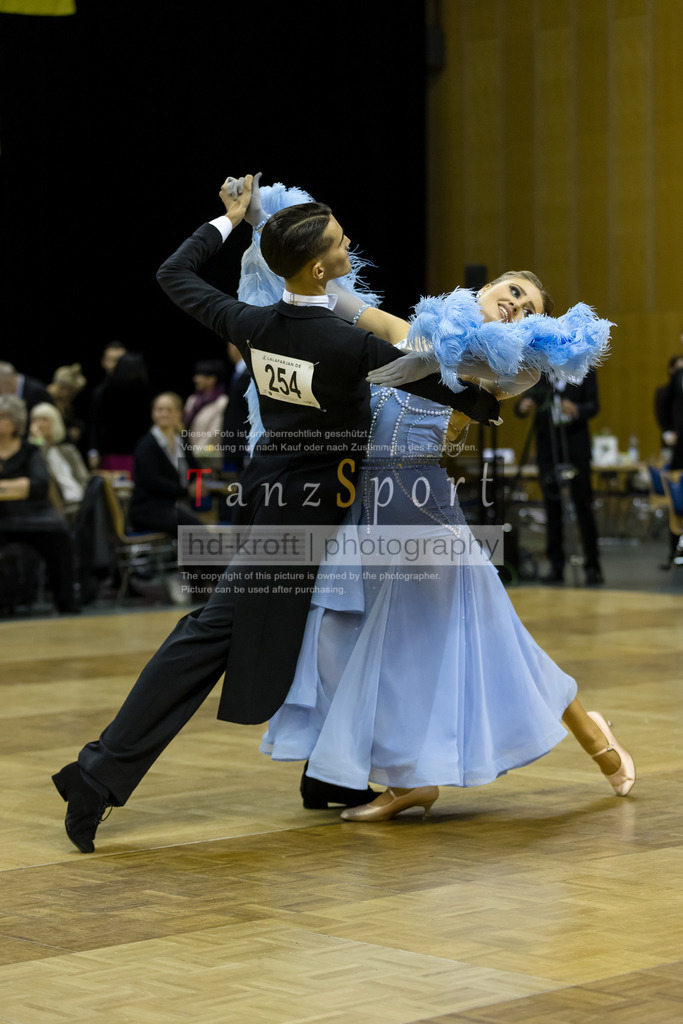20241102_DC_HGR_Std_08777 | Tanzsportbilder, Standardtanz, Lateintanz, WDSF, DTV, LTVB, dancecomp, goc, hessen tanzt, blaues band der spree, walzer, tango, wiener walzer, slowfox, quickstepp, samba, rumba, cha-cha-cha, paso doble. jive, hd-kroft photography, turniertanzsport