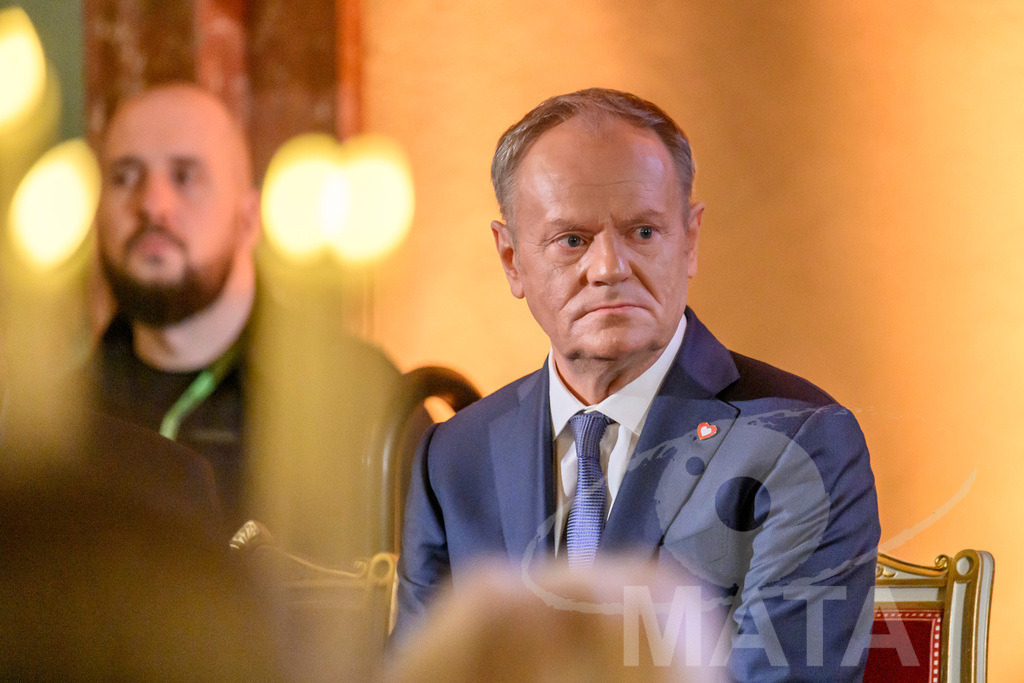 _DWA0945 | Politiker Donald Tusk (Civic Coalition), Ministerpräsident der Republik Polen, in der Müchner Residenz bei der Verleihung des Ewald-von-Kleist-Preis. Der diesjährige Ewald-von-Kleist-Preis wird am Rande der Münchner Sicherheitskonferenz 2026 an das ukrainische Volk vergeben. München, 14.02.2026 Bayern Deutschland - Realisiert mit Pictrs.com