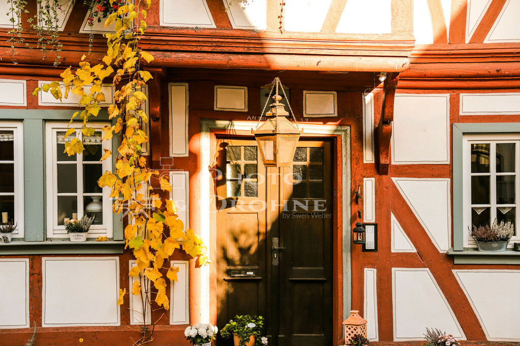 Osterspai-4566 | Hervorragendes Fachwerk in Osterspai am Rhein. Fachwerkbauten sind die tradionellen Häuser am Mittelrhein. - Realisiert mit Pictrs.com