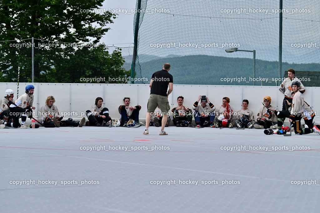 Carinthian Team Zehenthof vs. Ultras Spittal | Ultras Spittal Mannschaft, Headcoach Spittal Ultras Roland Schurian, Carinthian Team Zehenthof vs. Ultras Spittal, Carinthian Team Zehenthof vs. Ultras Spittal am 10.05.2026 in Villach (Alpen Arena ), Austria, (Photo by Bernd Stefan)