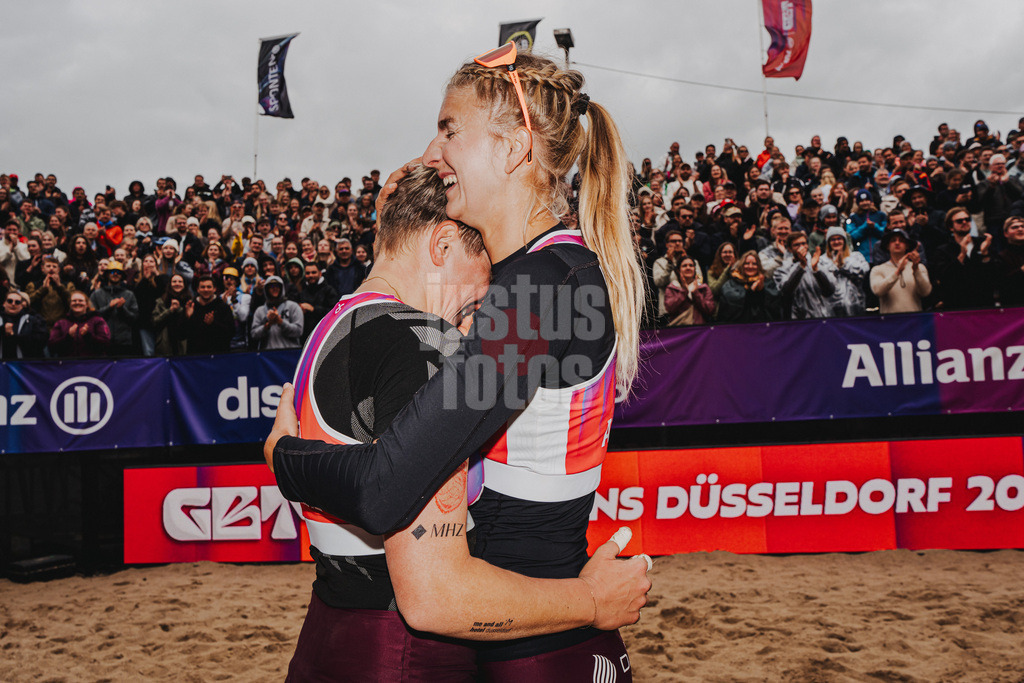 Beachvolleyball | Frauen | Allianz German Beach Tour 2026 | Tourstop Düsseldorf | 17.05.2026 | v.l. Melanie Gernert und Nele Barber gewinnen das Turnier in Düsseldorf