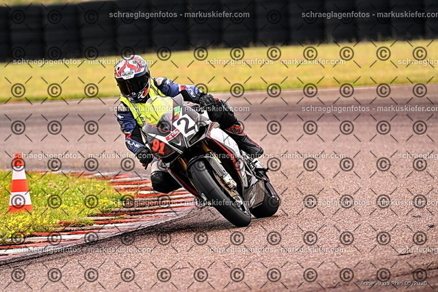 25bt02-0103 | markuskiefer.com - Realisiert mit Pictrs.com