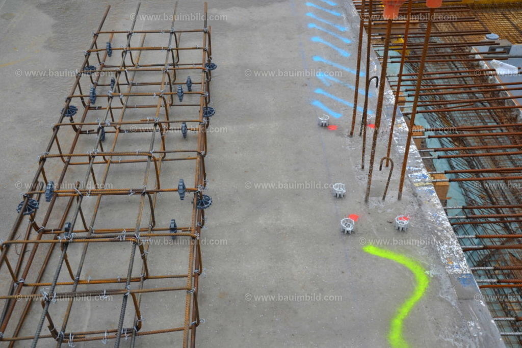 bib-lg04-betonarbeiten-0390 | Nach LV-Leistungsgruppen sortierte Detailfotos über den Bau eines Hauses. Alle Hausbau-Bilder direkt vom Urheber und Autor der Website Haus-Selber-Bauen.com