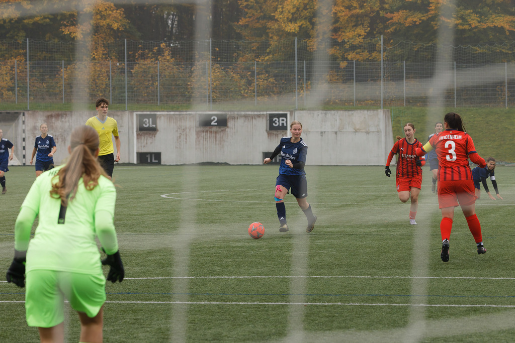 FCH-HÄR_251019_6980 | Fotopresso – Sportfotografie in Heidenheim & Umgebung. Professionelle Sportfotografie für unvergessliche Momente. Dynamische Action-Shots, emotionale Szenen & hochwertige Bilder. - Realisiert mit Pictrs.com