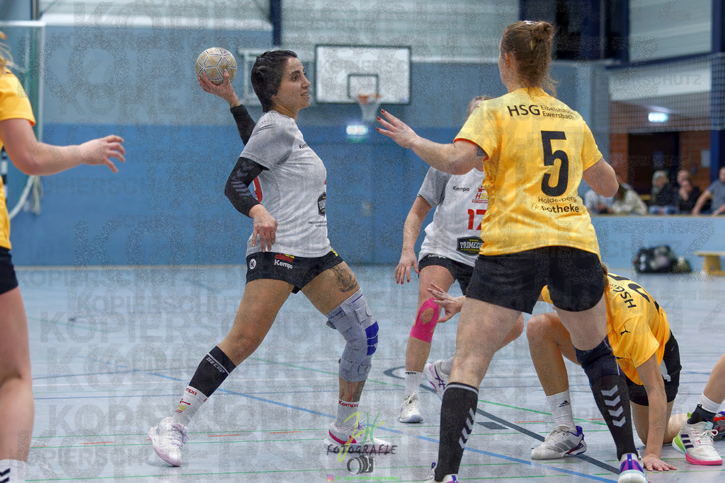 Frauen Oberliga Mitte (HHV); HSG Eibelshausen/Ewersbach - HSG Wettenberg II | Frauen Oberliga Mitte (HHV); HSG Eibelshausen/Ewersbach - HSG Wettenberg II am 13.12.2025 in Steinbrücken (Sporthalle am Hammerweiher)Photo © 2025 - Jörg Heinrich - Realisiert mit Pictrs.com