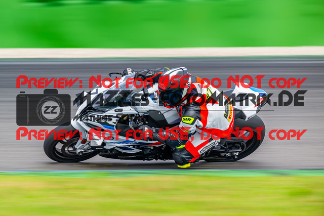 MaZZes_FotoMatrix_240702_6007705_4233 | WEISS