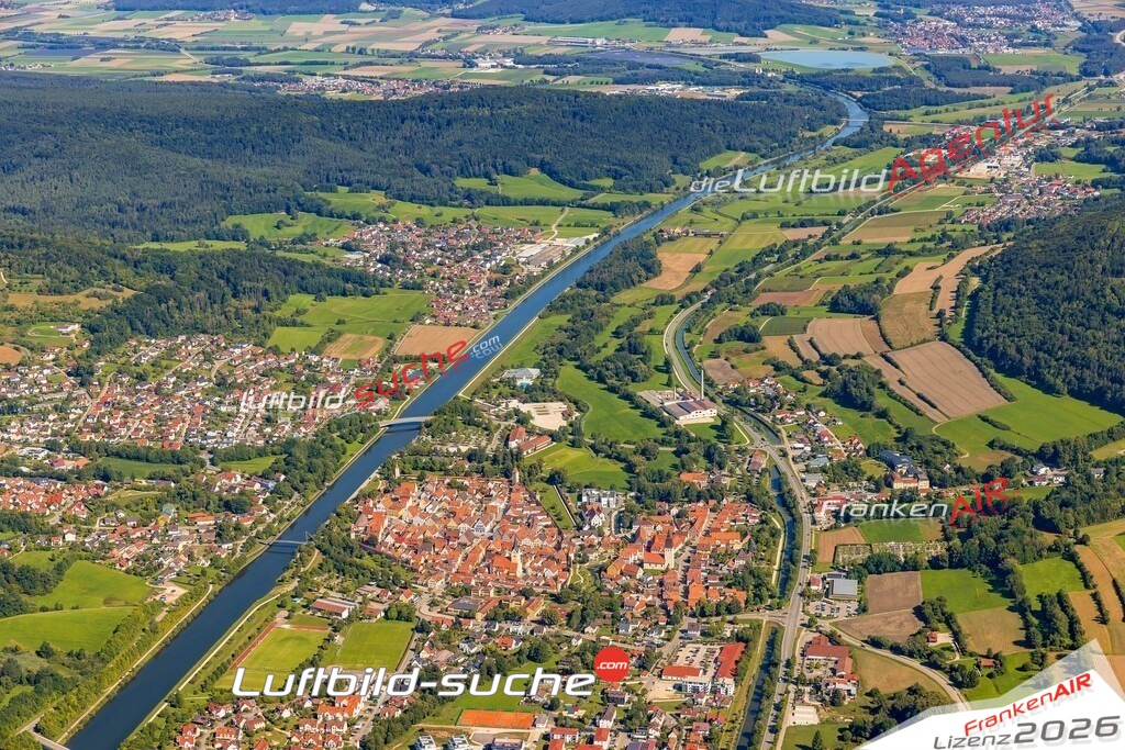 Luftaufnahme der Stadt Berching - Die Luftaufnahme wurde 2025 vom UL-Flugzeug heraus erstellt ( keine Drohne ) - Hochauflösende Luftaufnahme - für professionelle Ausdrucke geeignet. Die Geschenkidee !Mit Lizenz und Bildrechte bestellbar