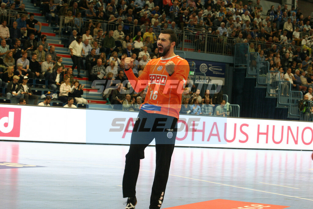 VFL Gummersbach - TVB Stuttgart | Tibor Ivanisevic - © Sportfoto-Sale (MK) - Realisiert mit Pictrs.com