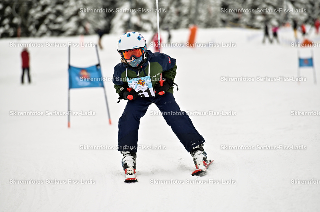 SRF_20.02.2026_0726 | Skirennfotos,Serfaus,Fiss,Ladis,Kinderskirennen,Winter,Tirol,Oberland,skirace,SFL,feelfree,weil wir's genießen,ski,Ski,skifahren,Sonnenplateau, - Realisiert mit Pictrs.com
