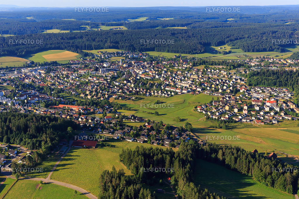 Stadtansicht aus Norden | Luftbild: Stadtansicht aus Norden im Ortsteil Saint Georgen im Schwarzwald in St. Georgen im Schwarzwald im Bundesland Baden-Württemberg in Deutschland. Foto: IMG_149175.jpg vom 29.06.2025 durch Werner Riehm/FLY-FOTO.de - Realisiert mit Pictrs.com