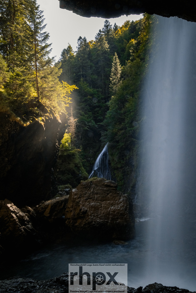 Diesbachfall | Stimmungsvolle Fotokunst aus Luzern. Erlebe den Pilatus, den See und die Stadt Luzern in exklusiven Aufnahmen in der Fotogalerie & Shop. - Realisiert mit Pictrs.com