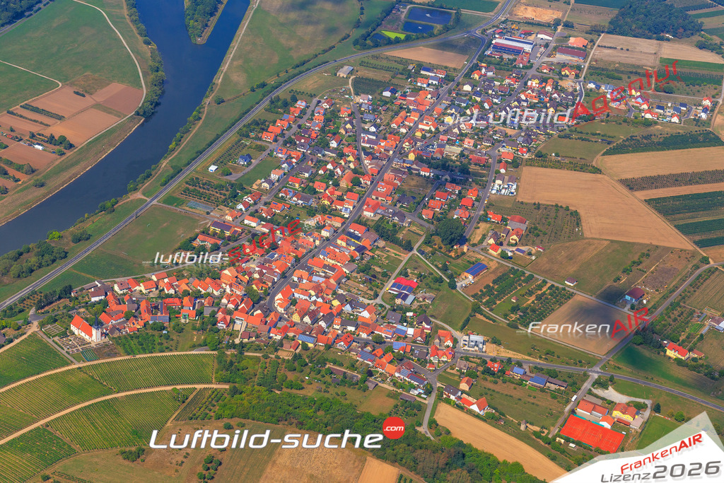 Die Luftaufnahme der Stadt Stammheim wurde vom UL-Flugzeug heraus erstellt ( keine Drohne )- hohe Auflösung für beste Qualität