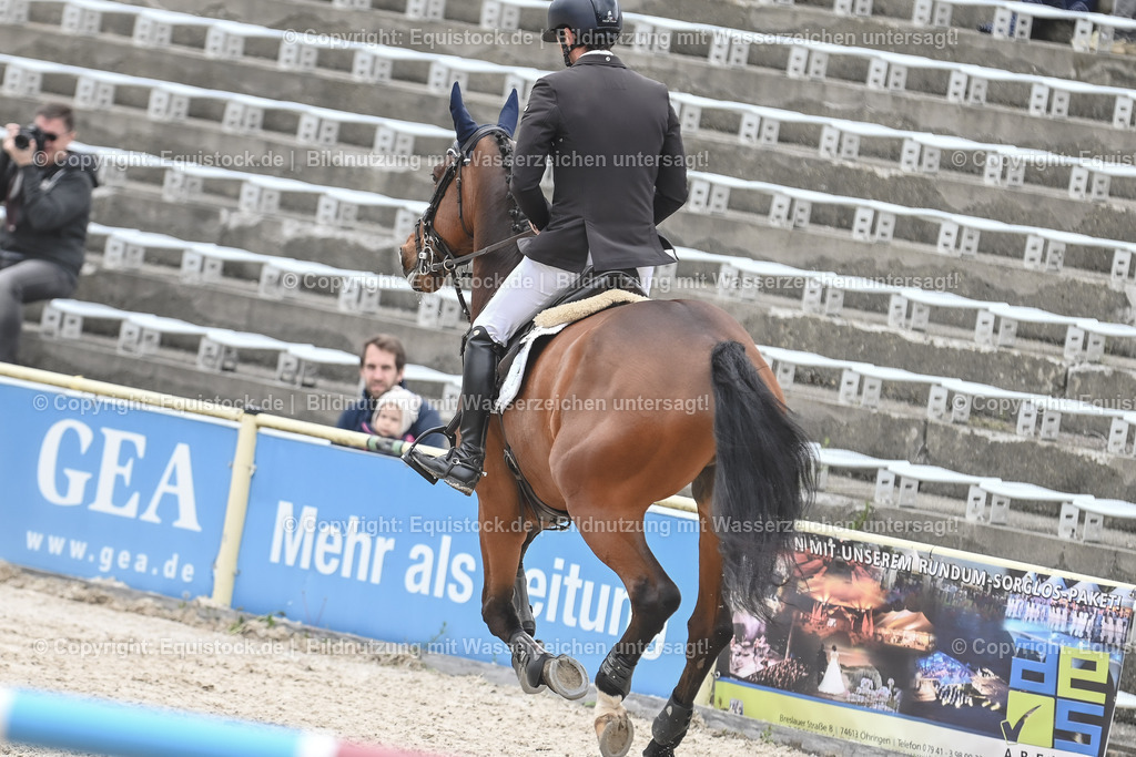 20230514_CCI4_Springen_0075 | equistock