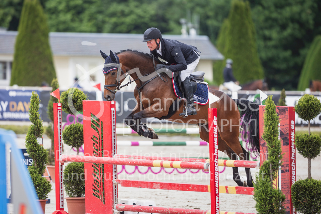 250530_MayDays_SprPf-L-306 | Deine schönsten Turniermomente als professionelle Fotos! Entdecke hochwertige Pferdesport-Fotografie im Online-Shop. Jetzt Fotos finden & bestellen!