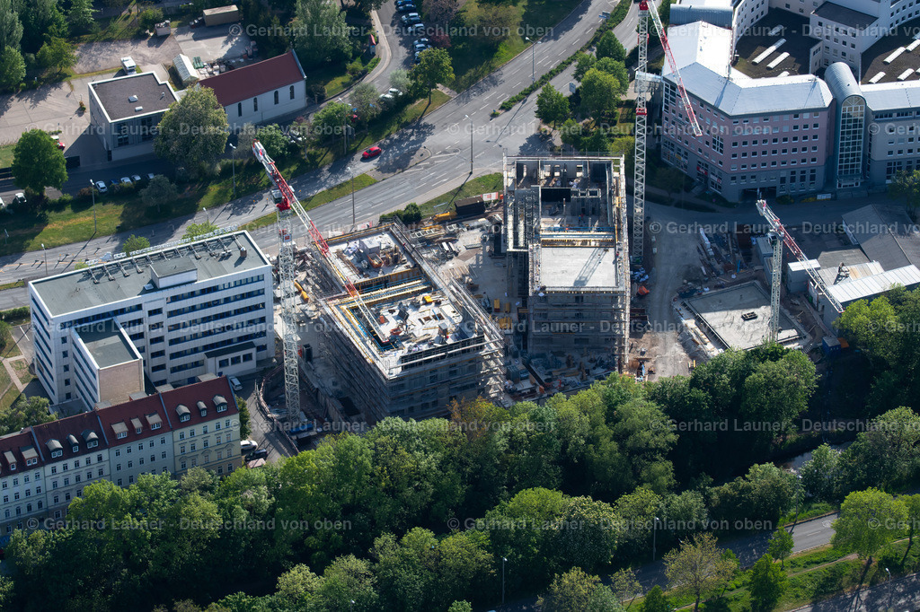 4025919 | ERFURT 06.05.2020 Baustelle zum Neubau des Hochhaus- Gebäudekomplexes " Wir Quartier " mit zwei Wohntürmen und einer Stadtvilla am Juri-Gagarin-Ring im Stadtteil Altstadt in Erfurt im Bundesland Thüringen, Deutschland. Weiterführende Informationen bei: Baugesellschaft an der Wachsenburg mbH,  Canzler GmbH,  ImmVest Wolf GmbH,  Köster GmbH,  Worschech Architekten Planungsgesellschaft mbH. // Construction site for the new high-rise complex "Wir Quartier" with two residential towers and a six-class city villa on Juri-Gagarin-Ring in the Old Town district in Erfurt in the state of Thuringia, Germany. Further information at: Baugesellschaft an der Wachsenburg mbH,  Canzler GmbH,  ImmVest Wolf GmbH,  Koester GmbH,  Worschech Architekten Planungsgesellschaft mbH. Foto: Gerhard Launer