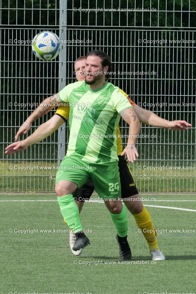 Fußball : Bezirksliga : SV 08/29 Friedrichsfeld - Borusia Veen am 10.05.2026 in Voerde Friedrichsfeld | Fußball : Bezirksliga : SV 08/29 Friedrichsfeld - Borusia Veen am 10.05.2026 in Voerde Friedrichsfeld - Realisiert mit Pictrs.com