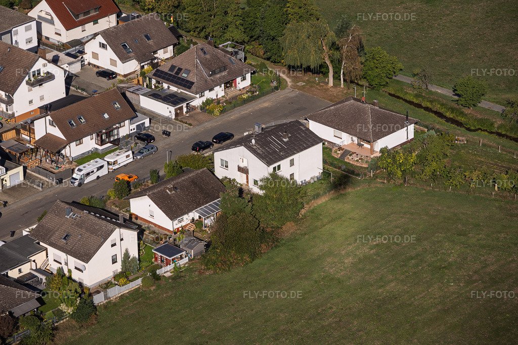 Luftbild: Ortsansicht im Ortsteil Sickenhofen in Babenhausen im Bundesland Hessen in Deutschland. – Foto: IMG_159042.jpg vom 22.09.2026 durch Werner Riehm/FLY-FOTO.de – Auflösung des Originals: 6000 x 4000 px