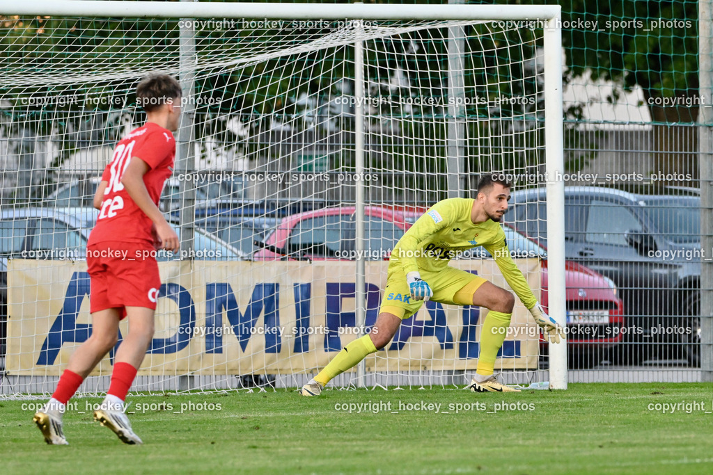 SAK vs. SC St. Veit | #1 Kristijan Kondic SAK, #30 Maximilian Trappitsch SC St. Veit, SAK vs. SC St. Veit, SAK vs. SC St. Veit am 19.09.2025 in Klagenfurt (Sportpark Welzenegg), Austria, (Photo by Bernd Stefan)