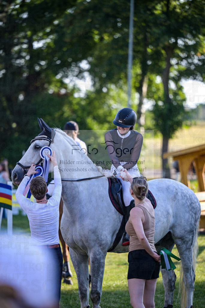 Reitturnier Voxtrup | Entdecke hochwertige Reitturnierfotos von Foto Oger. Professionell, emotional und authentisch – jetzt Lieblingsmomente im Shop bestellen.Deutschlandweite Turnierfotografie. - Realisiert mit Pictrs.com