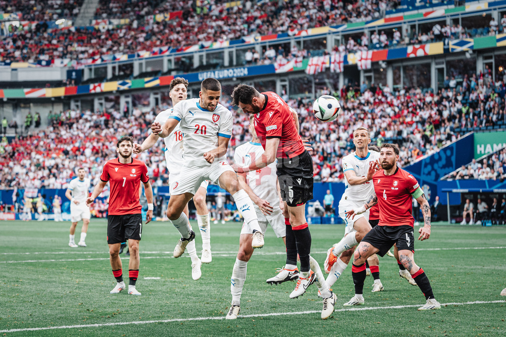 Fußball | Herren | UEFA-Fußball-Europameisterschaft 2024 | Gruppe B | Kroatien vs. Albanien | 19.06.2024 | Ondrej Lingr (#20, Tschechien) beim Kopfball