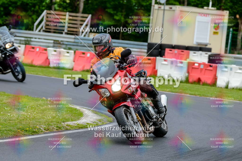MotoTeamVBK-20344 | Hier findet Ihr Bilder von Touristenfahrten auf der Nürburgring Nordschleife oder von anderen Veranstaltungen die ich besucht habe. Viel Spass beim Durch Schauen 