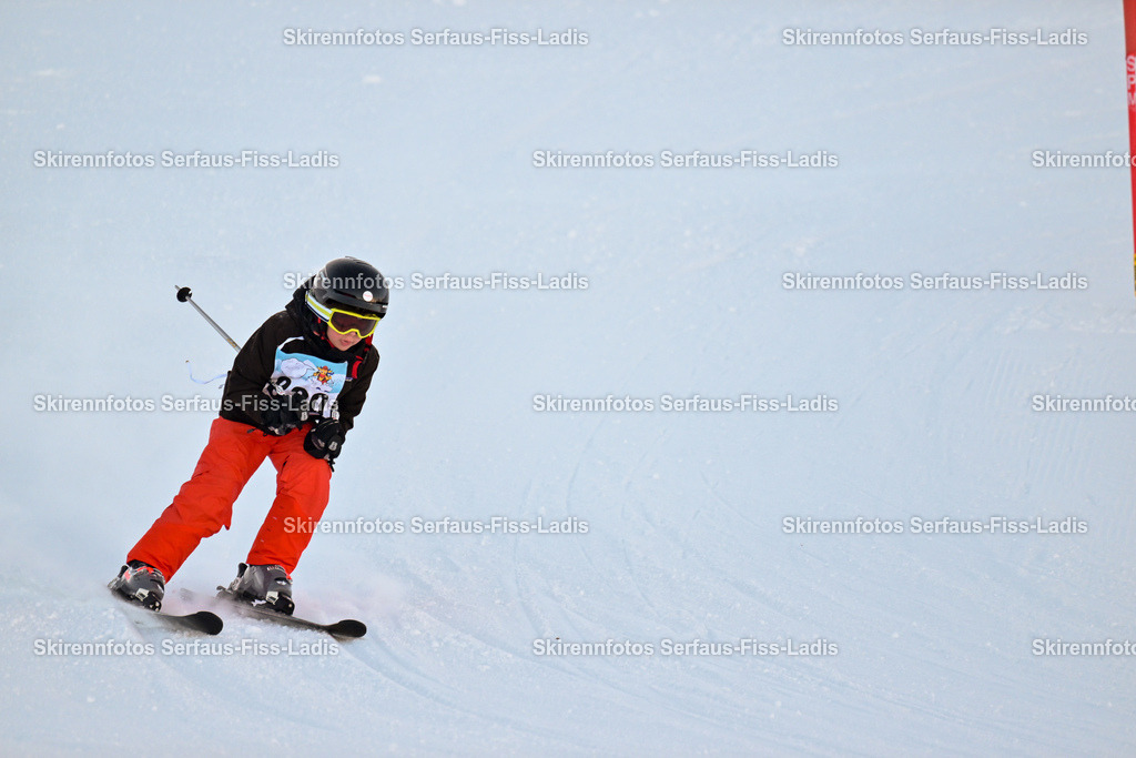 SRF_25.12.2025_0097 | Skirennfotos,Serfaus,Fiss,Ladis,Kinderskirennen,Winter,Tirol,Oberland,skirace,SFL,feelfree,weil wir's genießen,ski,Ski,skifahren,Sonnenplateau, - Realisiert mit Pictrs.com