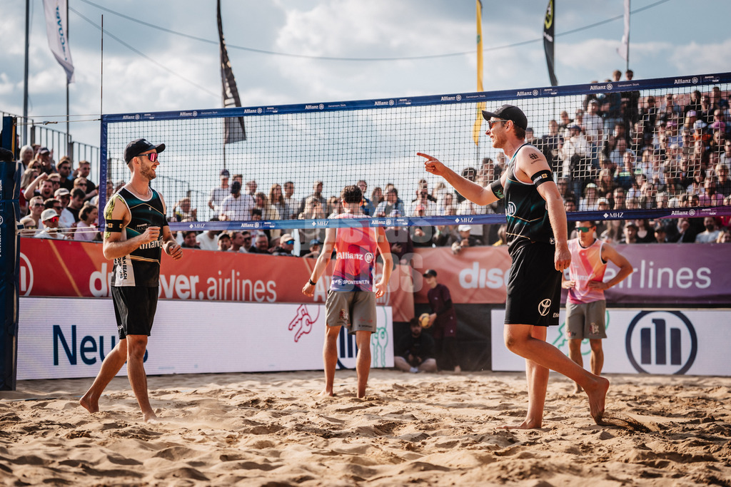 Beachvolleyball | Männer | Allianz German Beach Tour 2025 | Tourstop Düsseldorf | 18.05.2025 | v.l. Clemens Wickler und Nils Ehlers jubeln