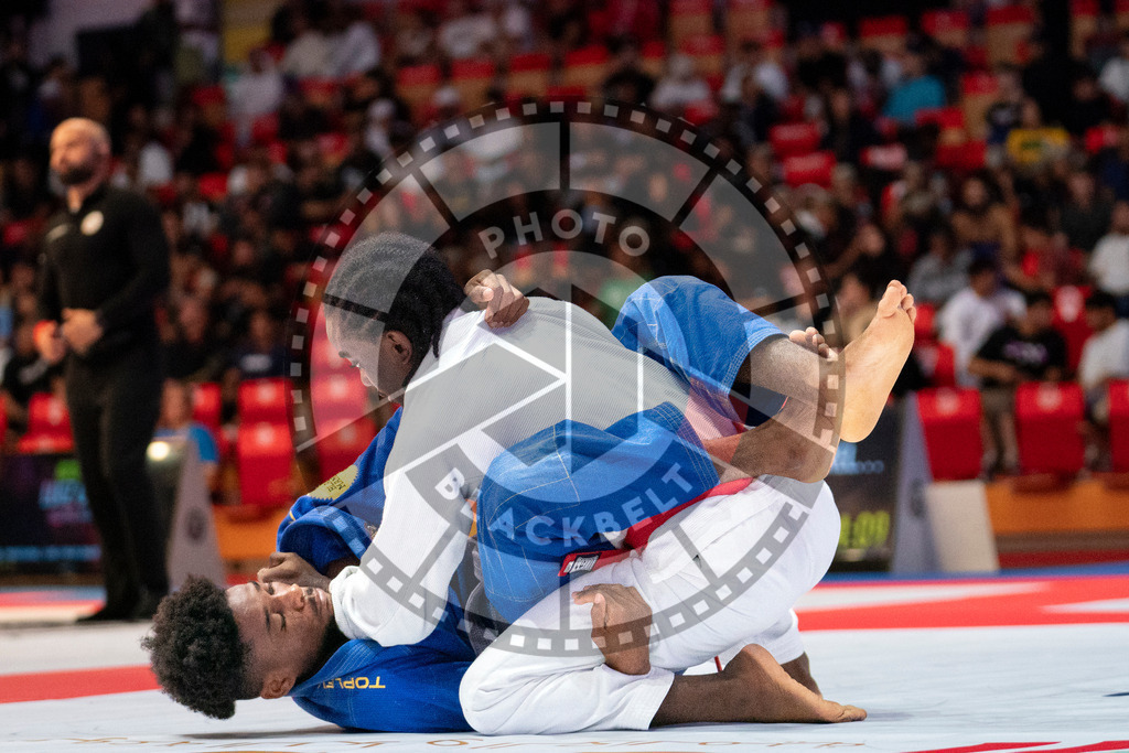 20231108PBB1203 | Fighters compete during the AJP World Professional Championship in the Mubadala Arena in Abu Dhabi, Arab United Emirates, on November 8, 2023.