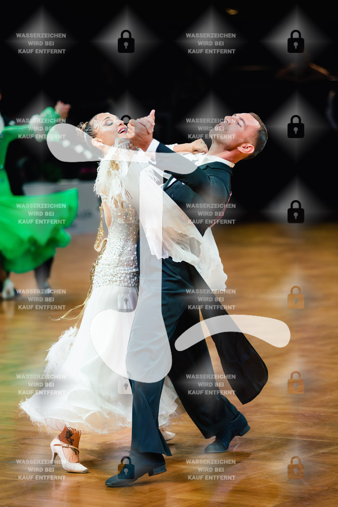 GOC 2025 - WDSF Open Standard Senior I 19th-20th (56) Giovanni Paladino _ Giovanna Panicola (Italy)-2025-08-21-9870 | Webshop for digital downloads and prints of dance sport, event & show photographer Julian Link - Realisiert mit Pictrs.com