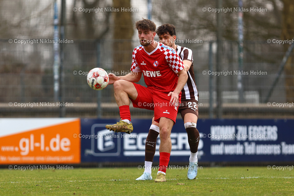NH_FCEiintrachtNorderstedt_FCStPauliU23_RegionalligaNord_08032026 | #19 Manuel Brendel (FC Eintracht Norderstedt), #22 Rijad Smajic (FC St. Pauli U23)Fußball I Herren I Regionalliga Nord I Saison 2025-2026 I 25. Spieltag I FC Eintracht Norderstedt - FC St. Pauli I 08.03.2026 I Edmund-Plambeck-Stadion