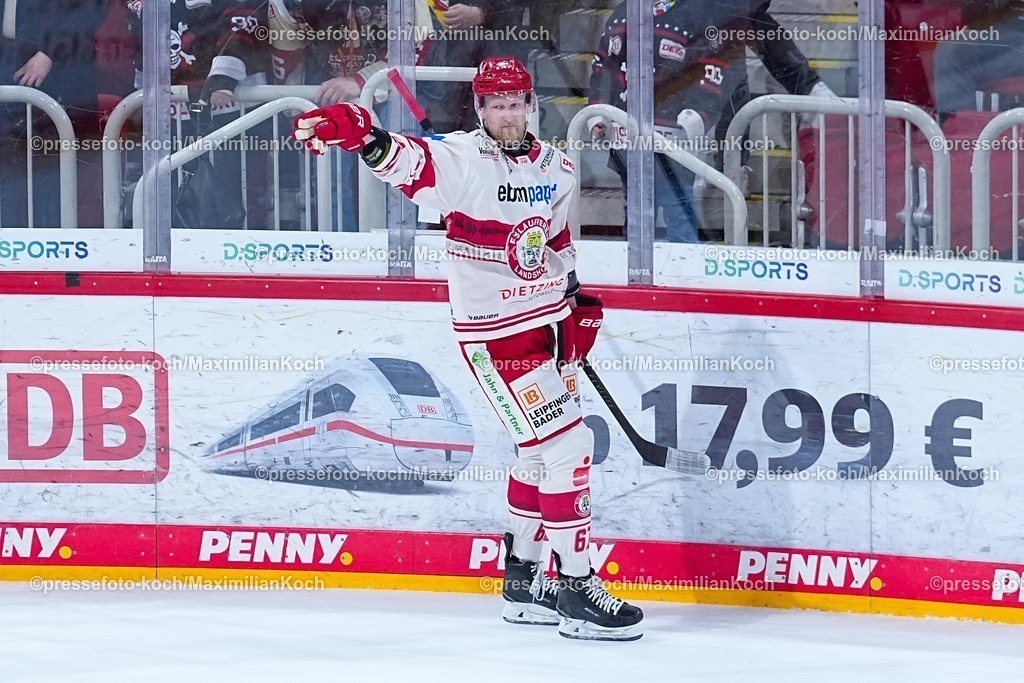 xYDRx20022601053 | 20.02.2026, xydrx, Eishockey, DEL2, Düsseldorfer EG - EV Landshut, PSD Bank Dome Düsseldorf: Torjubel nach dem Tor zum 4:3 für den EV Landshut durch Torschütze Stanislav Dietz (EV Landshut #67)    Photo: xYannisxDreimannxPressefotoKochx