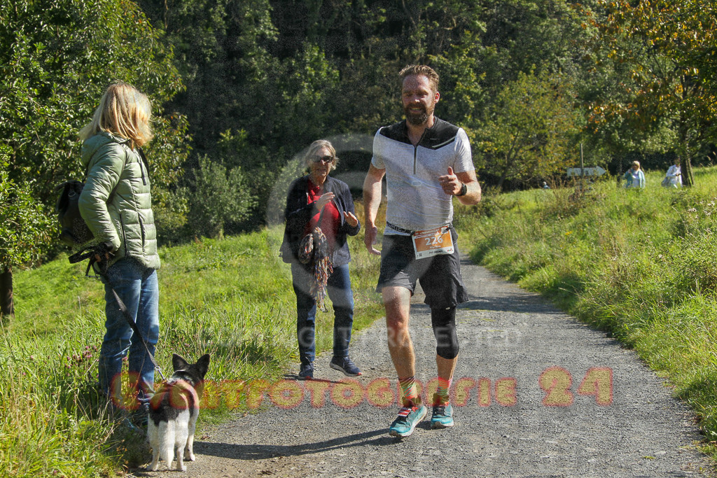 240915_1216_EV4_7105 | Sportfotografie im Rhein-Sieg Kreis, Köln, Bonn, NRW, Rheinland Pfalz, Hessen, etc. Unser Tätigkeitsfeld umfasst den Laufsport vom Volkslauf über den Marathon, Duathlon, Triathon bis zum Ultralauf wie Kölnpfad Ultra oder Schindertrail.