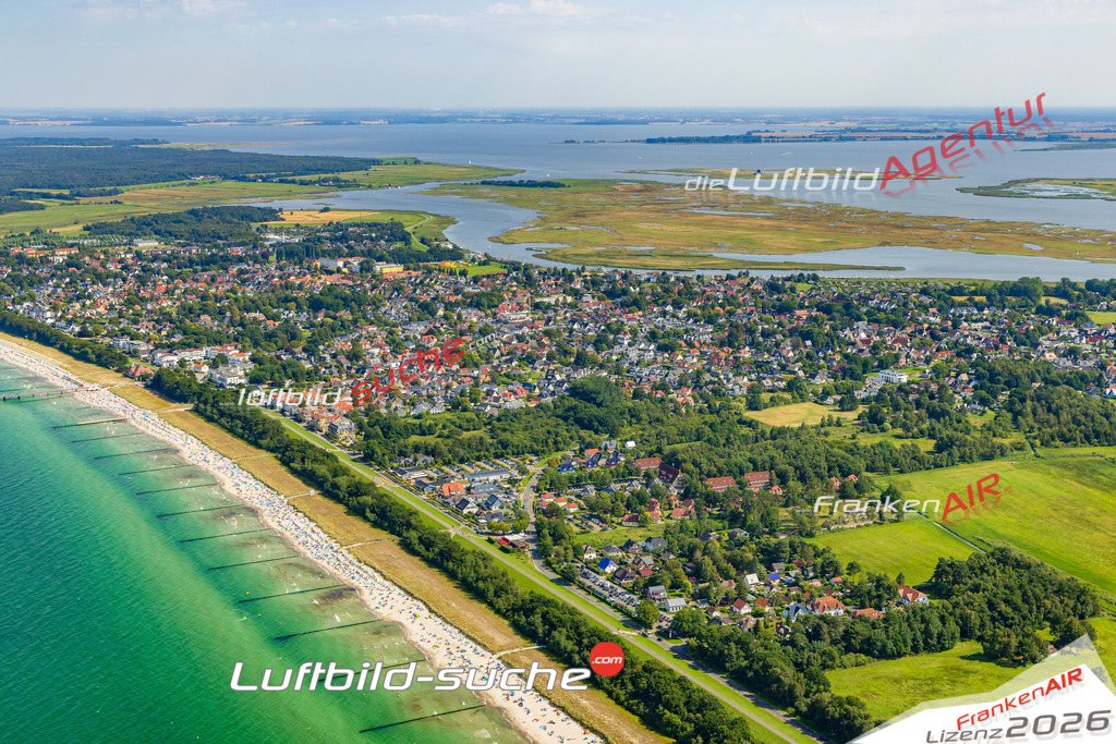 Bild der Stadt Zingst - Die Luftaufnahme wurde 2025 vom UL-Flugzeug heraus erstellt ( keine Drohne ) - Hochauflösende Luftaufnahme - für professionelle Ausdrucke geeignet. Die Geschenkidee !Hier alle&nbsp;Infos zur Lizenzierung der LuftaufnahmeWir fliegen auch dieses Jahr wieder in Ihre Region um Luftbilder zu erstellen.- Luftbild anfragen