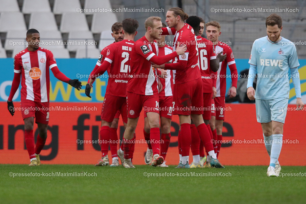 RWE06012401033 | 06.01.2024, Essen, Fußball, Herren, Stadion an der Hafenstraße, Testspiel, Rot-Weiss Essen – 1. FC Köln:  Torjubel nach dem 3:1 durch Leonardo Vonic (Rot-Weiss Essen). 
DFB regulations prohibit any use of photographs as image sequences and or quasi-video.