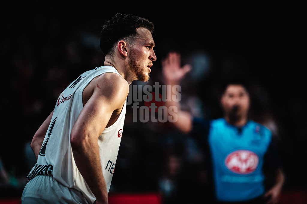 Basketball | Männer | Saison 2023/2024 | easyCredit Basketball Bundesliga | 31. Spieltag | Veolia Towers Hamburg vs. HAKRO Merlins Crailsheim | 30.04.2024 | Brae Ivey (#8, Veolia Towers Hamburg)