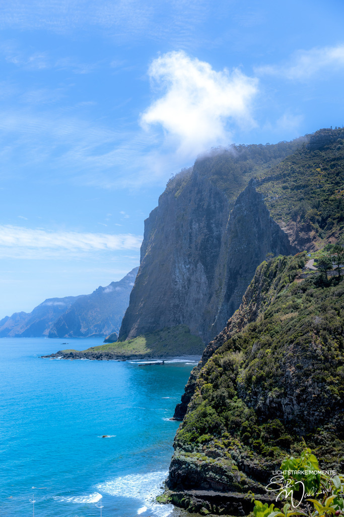 Crane Viewpoint; bei Porto da Cruz; Madeira | Herzlich willkommen auf meiner Seite! Ich bin Elke Wallnisch, Deine Fotografin für lichtstarke Momente. Der Name steht für alles, was mich mit der Fotografie verbindet: Das Licht und seine machtvolle Wirkung auf eine Situation oder unsere Stimmung - Realisiert mit Pictrs.com