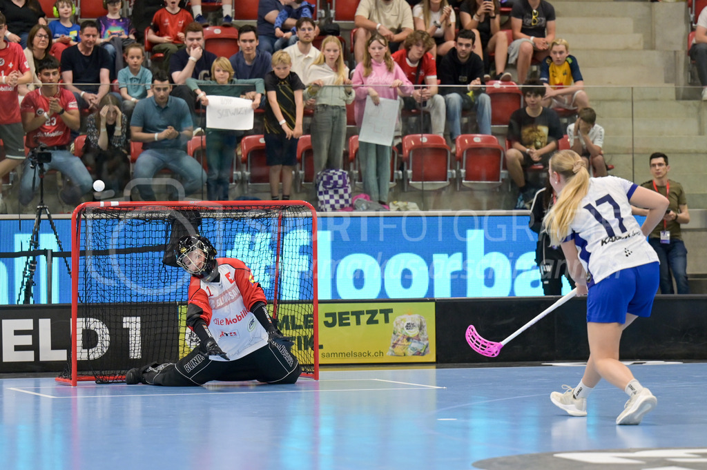 Women's 3v3 WFC 2025 - Championship Final - Finland v Switzerland | Chiara Ochsenbein, (#1, Switzerland) blocks the ball from Taru Nordman, (#17, Finland), during Women's 3v3 WFC 2025 - Championship Final, Switzerland: 03.05.2025, Winterthur, AXA ArenaEvent page: <a href="https://www.u19wfc2025.ch/">www.u19wfc2025.ch</a>Credit: Markus Aeschimann, <a href="https://markus-aeschimann.ch">markus-aeschimann.ch</a>Instagram: <a href="https://instagram.com/sportfotografie.aeschimann">@sportfotografie.aeschimann</a> - Realisiert mit Pictrs.com