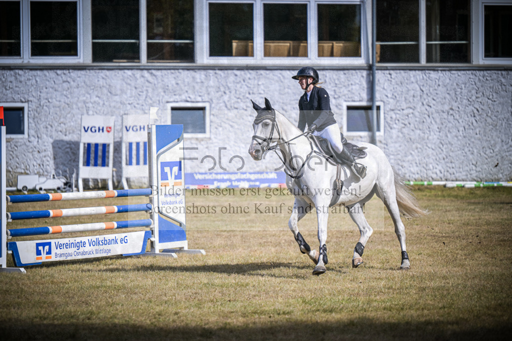 DOS_0520 | Entdecke hochwertige Reitturnierfotos von Foto Oger. Professionell, emotional und authentisch – jetzt Lieblingsmomente im Shop bestellen.Deutschlandweite Turnierfotografie. - Realisiert mit Pictrs.com